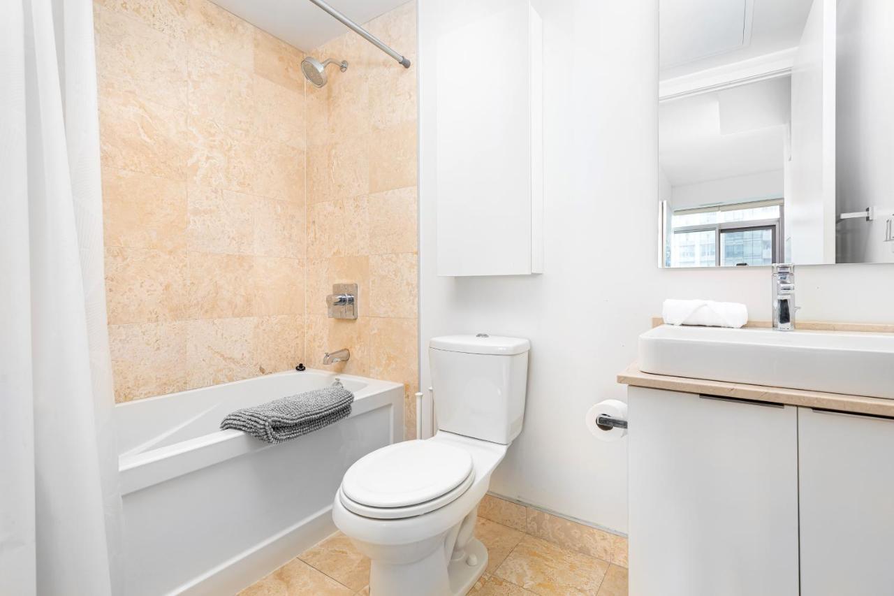 Downtown Toronto Condo Near Cn Tower, Mtcc, Rogers Center , Union Station Kültér fotó